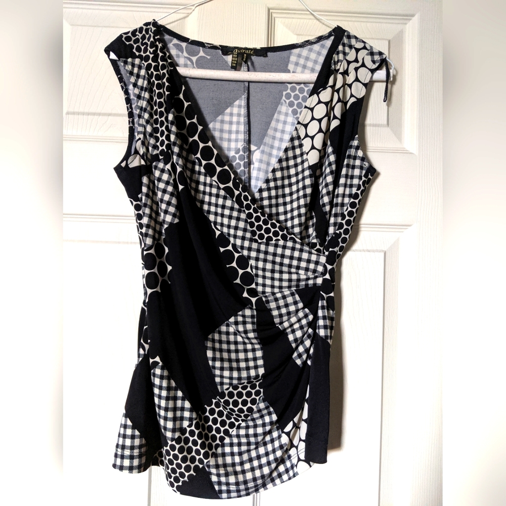 Top, Black and White, Fixed Wrap